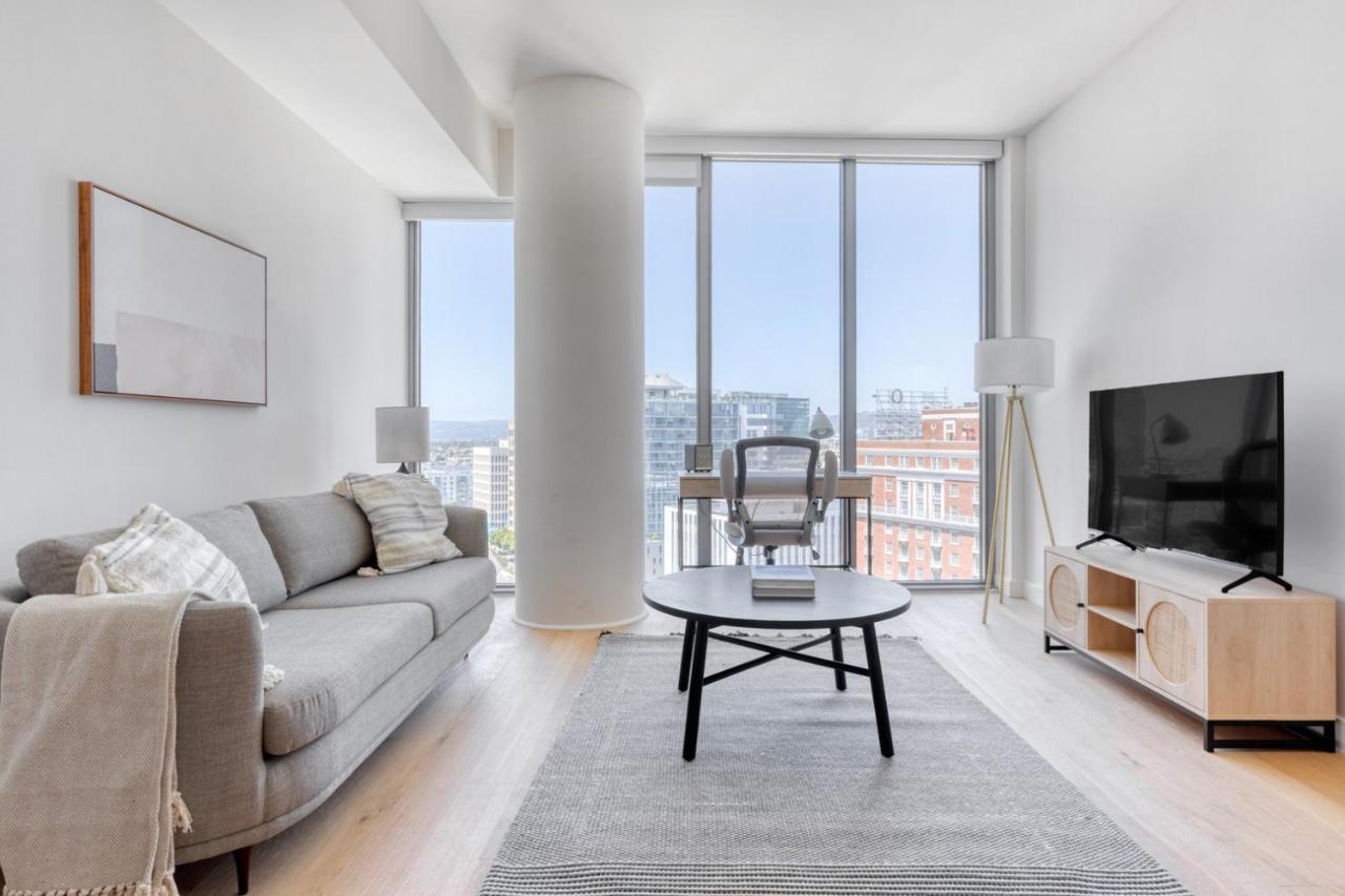 Koreatown 1br W Wd Roof Gym Steps From Metro Lax-703 *